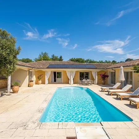 Domaine De Quintessence بيت للعطل *